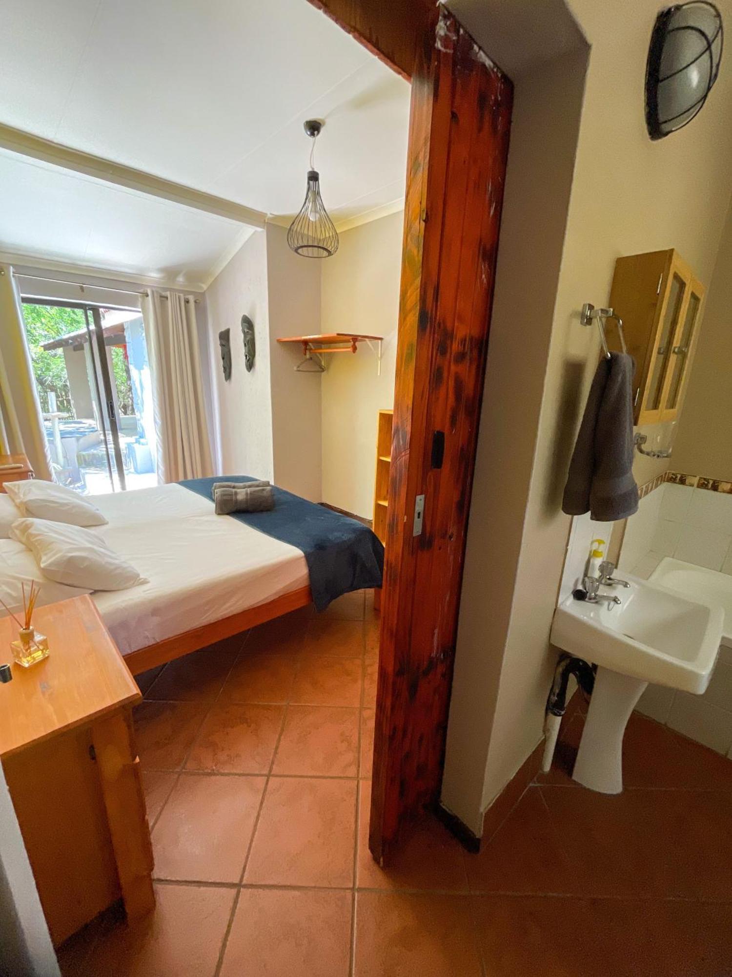 Kruger Park Hostel Marloth Park Extérieur photo